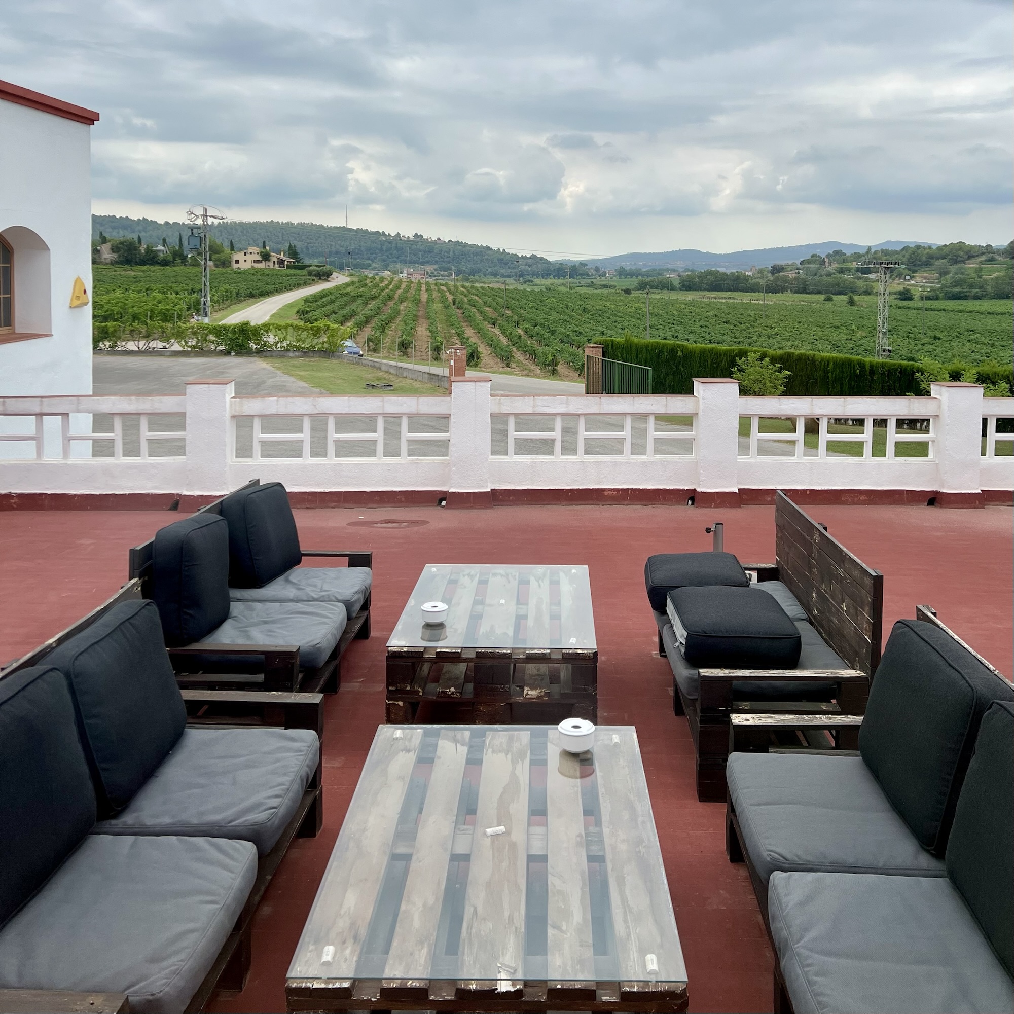 Visitando a vinícola de Parés Baltà em Penedès